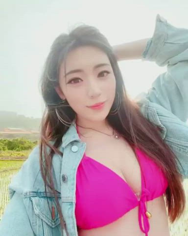Asian Cute Korean Model clip