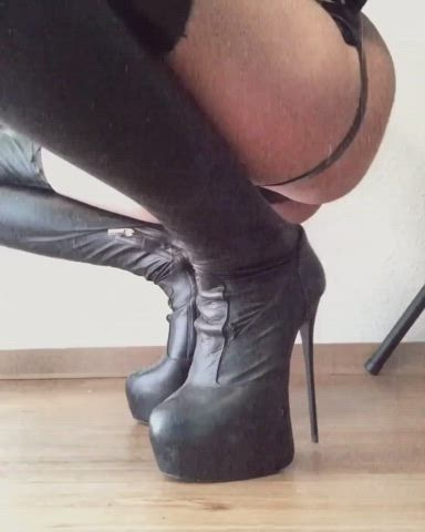 Leather Teasing White Girl clip