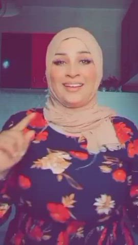 amateur big tits dancing egyptian hijab homemade kitchen clip