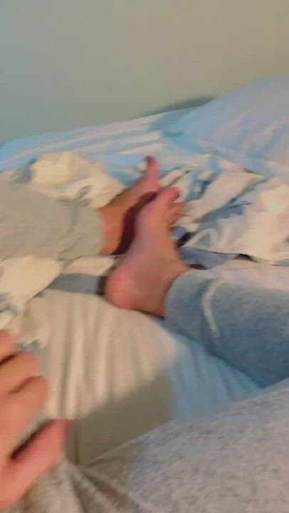Yasmin Dornelles shows off her monster bulge