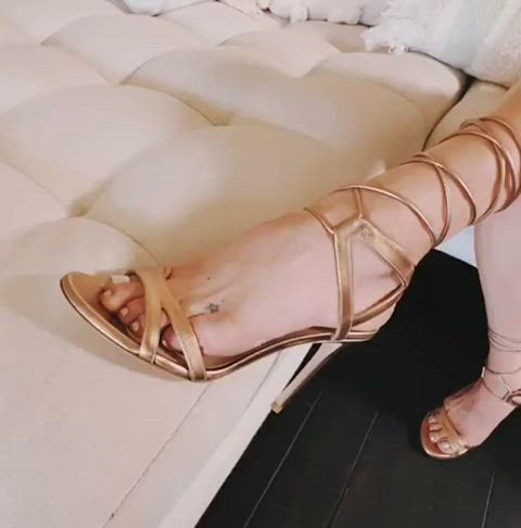 high heels kate hudson legs clip