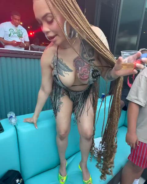ebony pretty thick clip