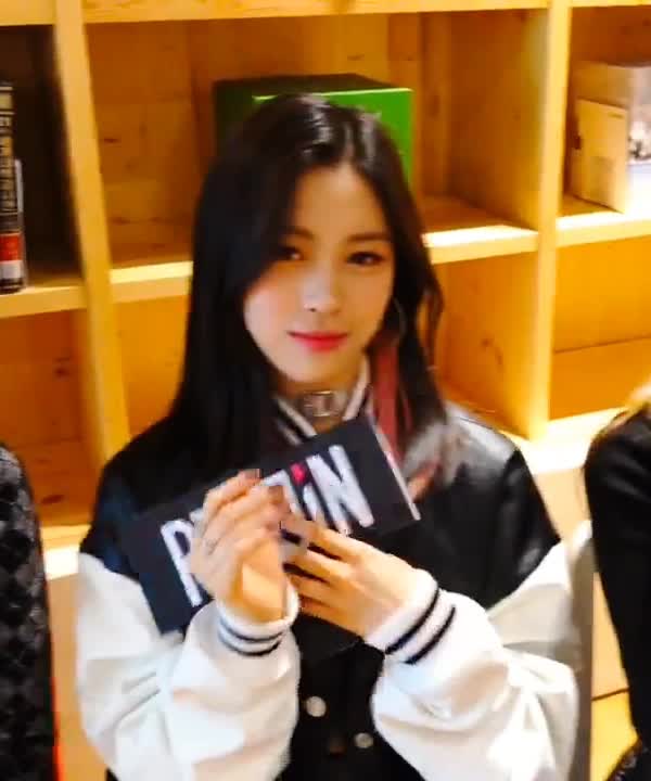 ITZY Ryujin