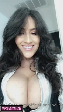 big tits brunette tits clip