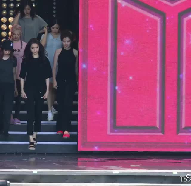 Dancing clip