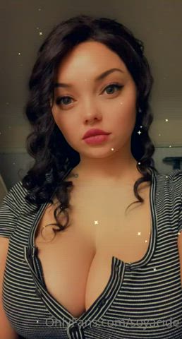 Big Tits Pawg Pretty White Girl clip