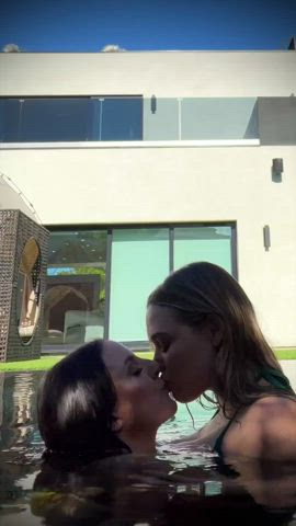 angela white mia malkova pool clip
