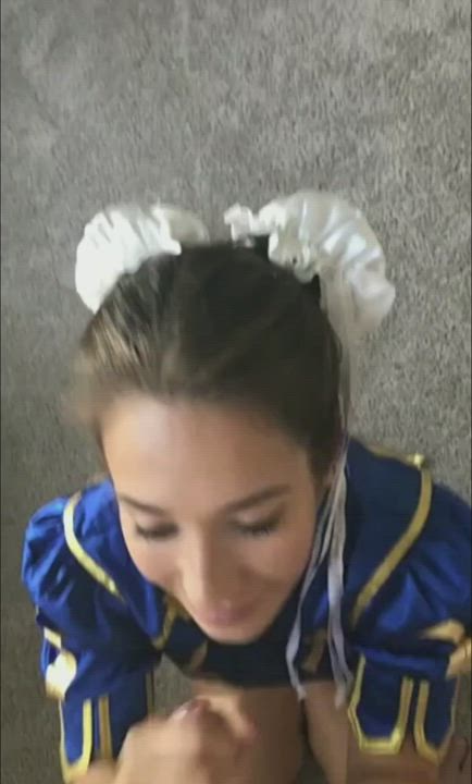 Chun li by Eva lovia