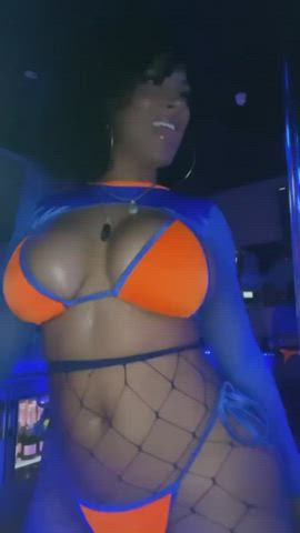 brunette dancing latina clip