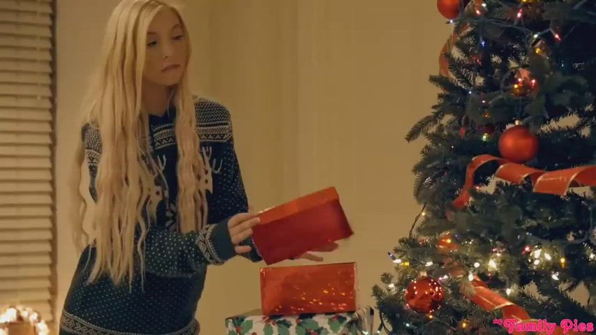 Kenzie Reeves π
Stayed up late for Santa