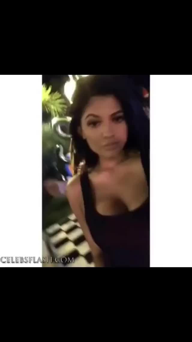 Kylie Jenner clip