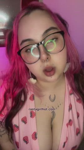 amateur big tits boobs cute gamer girl natural tits teen tiktok tits clip
