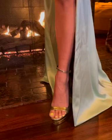 legs legs up vanessa hudgens clip
