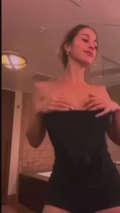 Latina Sensual Teasing clip