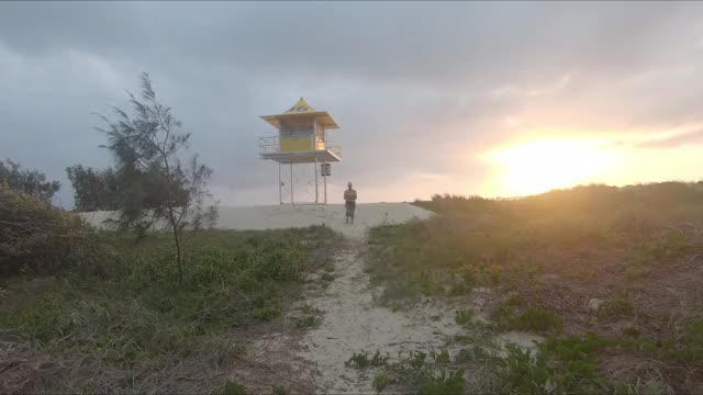 walkBeach 4K