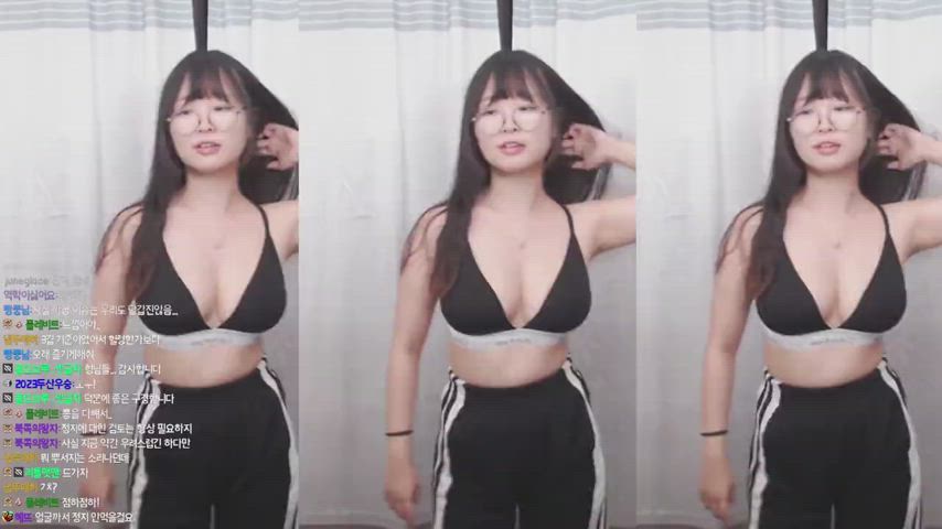 big tits dance korean clip