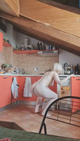 ass kitchen naked sideboob solo clip