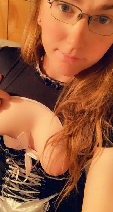 Chaste maid for hire! Taking offers ^-^