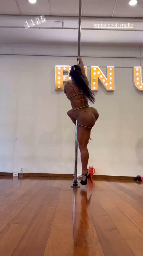 ass big ass big tits brazilian celebrity dancing muscular girl pole dance clip