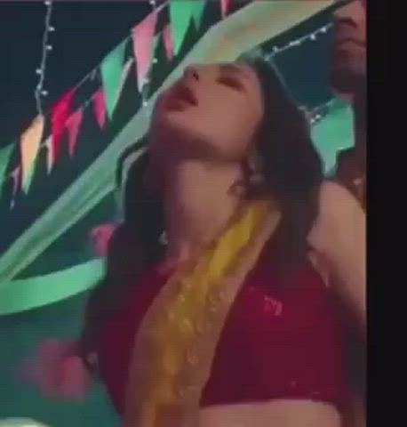 Cumshot Fucking Machine Marry Queen clip