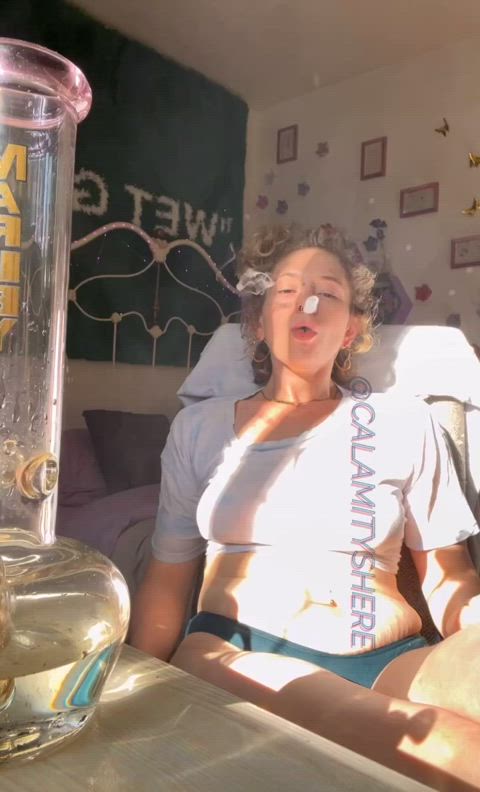 blonde bong sexy smoking clip