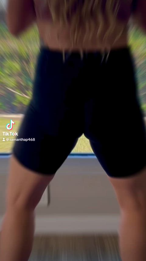 ass big ass blonde cute gym onlyfans stretching workout tik-tok clip