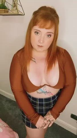 bbw cleavage redhead scottish skirt tiktok clip