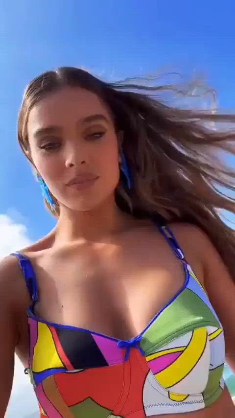 Hailee Steinfeld