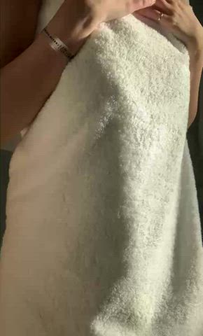 Busty & petite