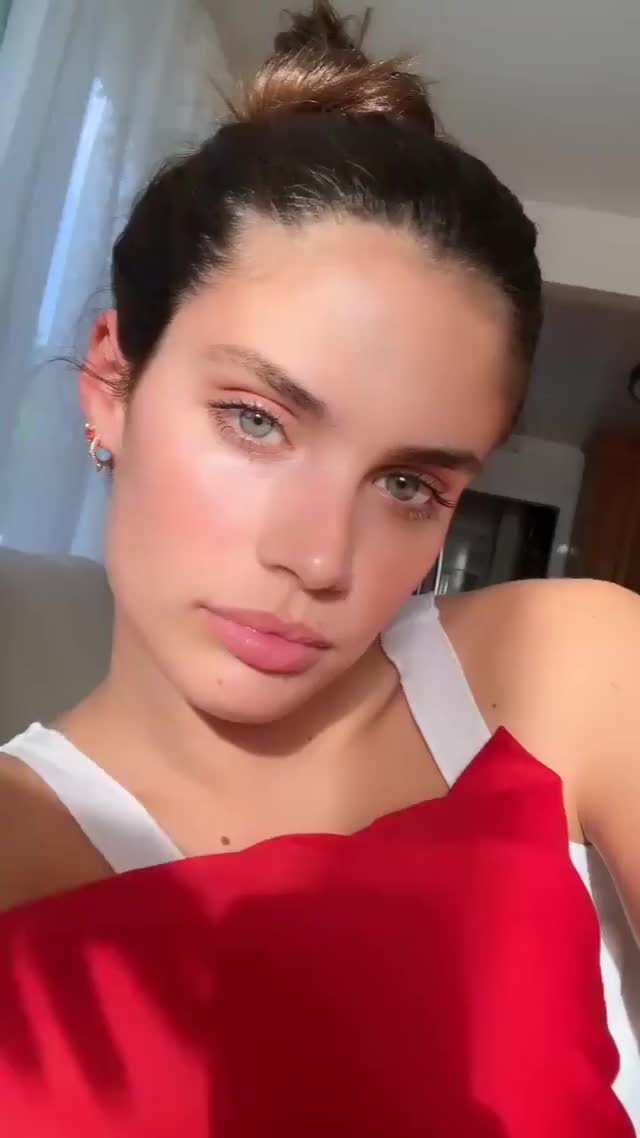 Sara Sampaio clip
