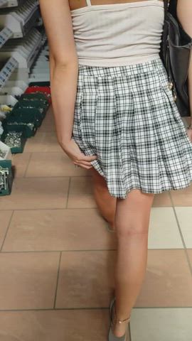 Ass Flashing Italian Skirt clip