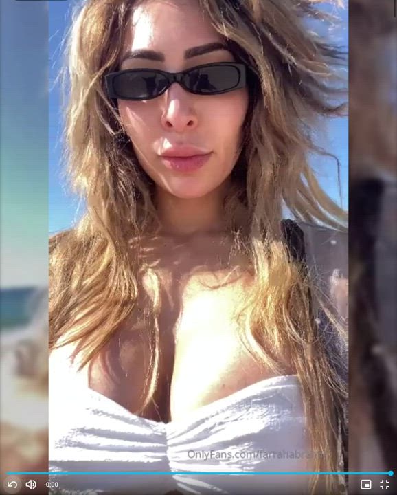 Celebrity Fake Tits Flashing OnlyFans clip