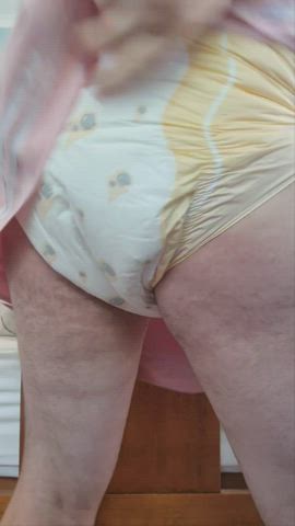 diaper femboy piss clip