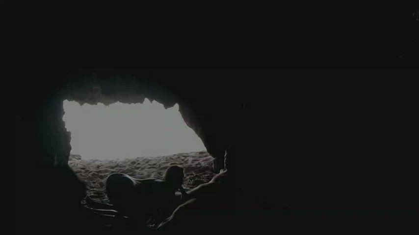 Amateur Beach Blowjob Voyeur clip
