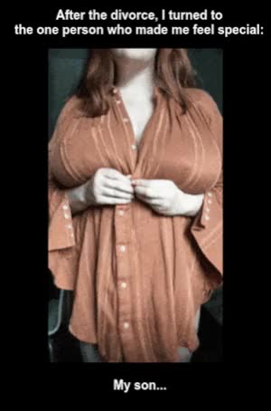 Mom reveals her tits