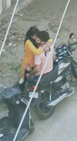 Desi Girlfriend Indian Naked Outdoor Pussy clip