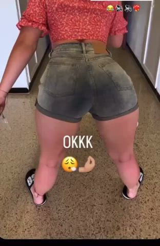 Need someone to trib this vid, if u trib it u‘ll get her Insta or nudes from other