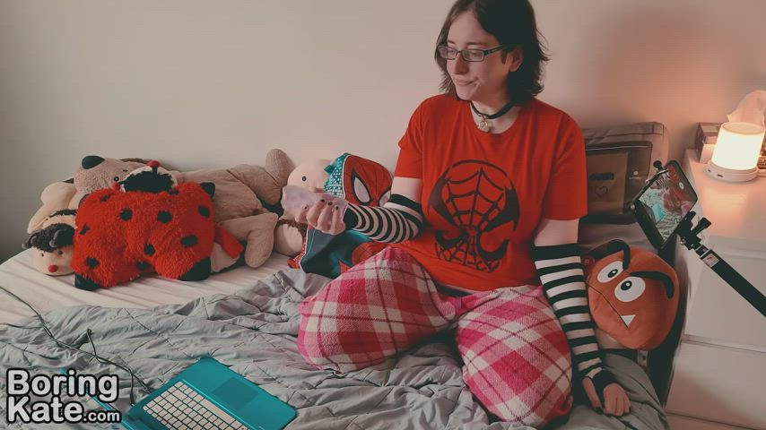 Hey again, gamers!! Horny caption goes here!! 😘