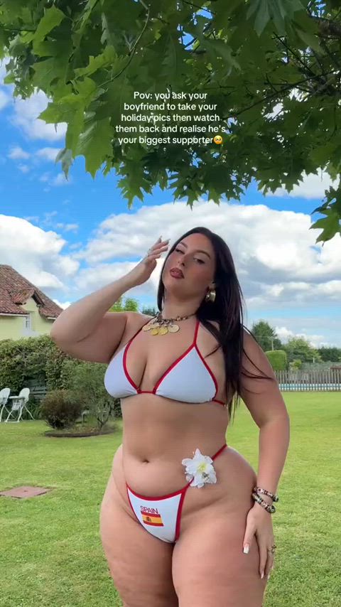 bikini chubby non-nude public thick chubby-girls clip