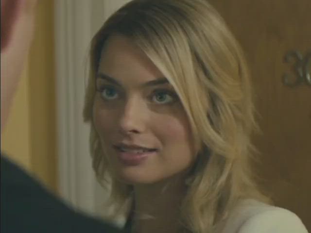 blonde margot robbie sexy clip