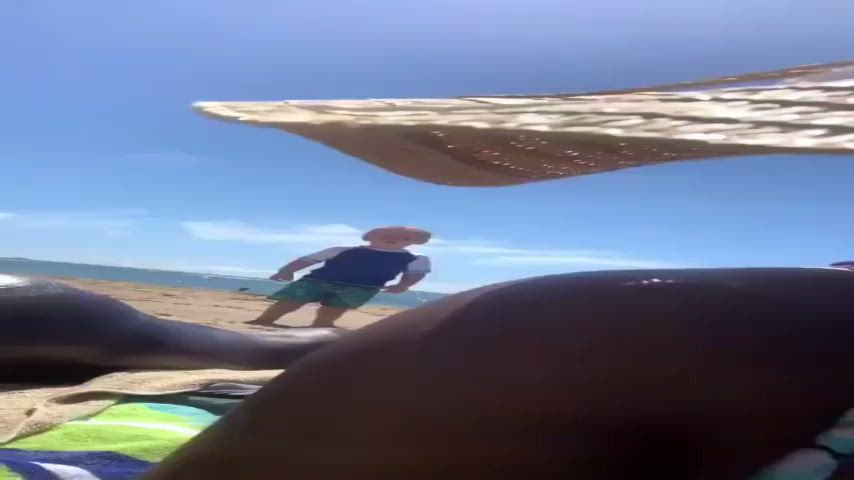 Babe Beach Ebony clip