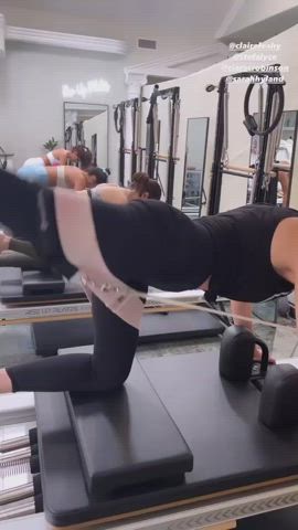 sarah hyland spandex workout clip