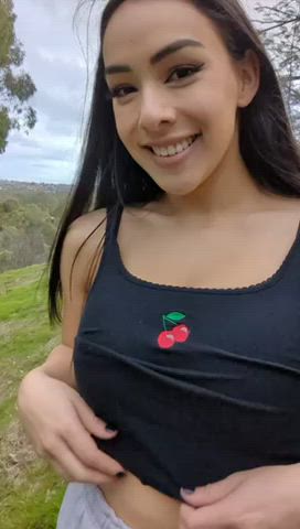 18 years old brunette exposed public teen tits titty drop clip