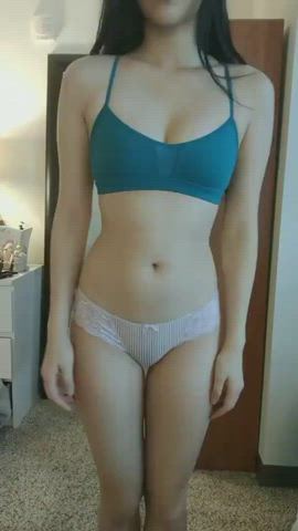 shaved pussy small tits teen turkish clip