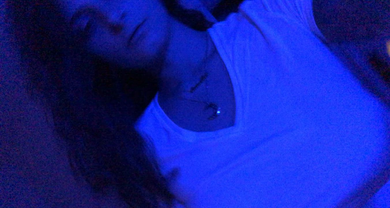 Big tits dropping