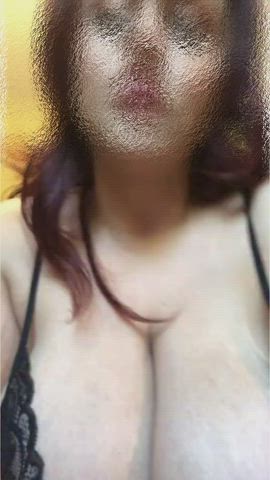 Amateur Huge Tits MILF clip